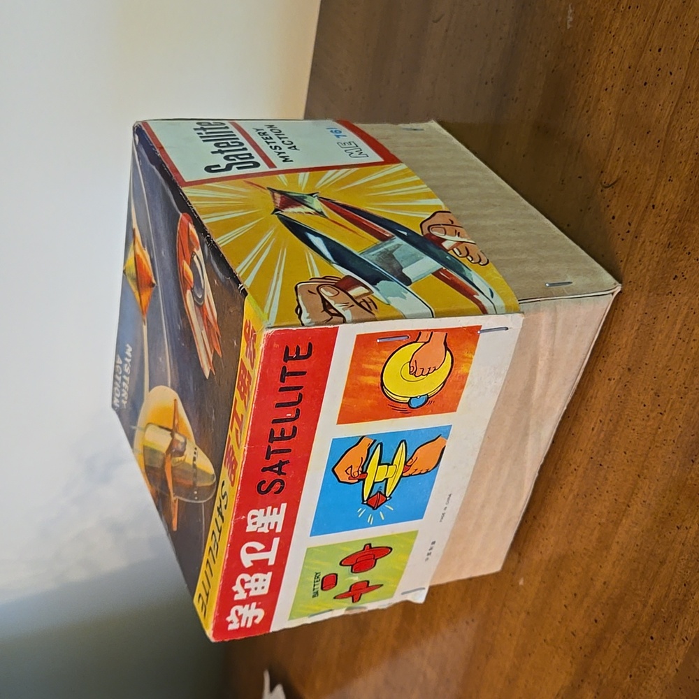 Vintage Mystery Action Satellite Tin Toy in original box - Picture 12 of 13